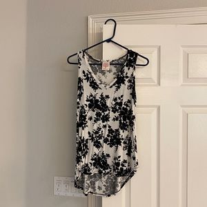 Cute tunic tank in cream and black floral print